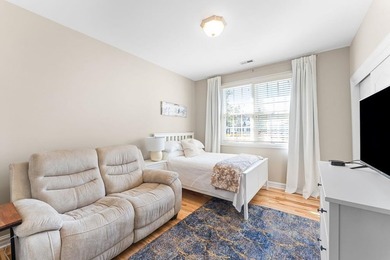 A relaxed Chesapeake Bay lifestyle meets resort living in this - photo 26