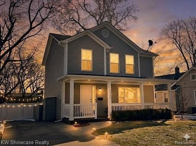 Sylvan Lake Home For Sale in Keego Harbor Michigan