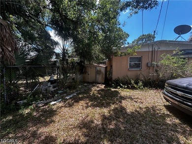 1963 concrete block house in need of some love. Endless - photo 16