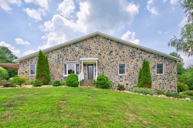 PRIVATE, GATED BLUE RIDGE MOUNTAIN ESTATE on 15.5 unrestricted - photo 16