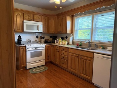 Charming updated traditional style home conveniently located in - photo 5