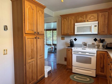 Charming updated traditional style home conveniently located in - photo 6