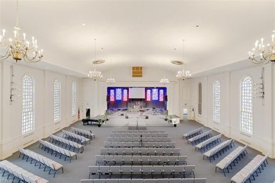 Beautiful building currently set up for church purposes. The - photo 11