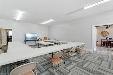 Beautiful building currently set up for church purposes. The - photo 16