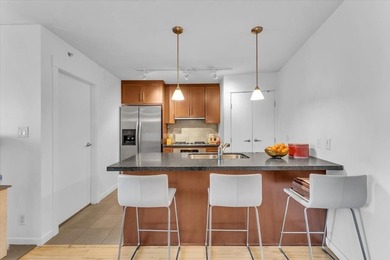 Rarely available Junior 2 Bedroom at The Melville in the heart - photo 6