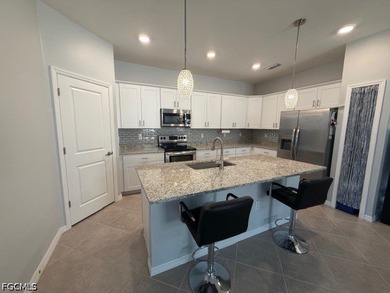 Beautiful 4BR/3BA Trevi Model Home! This stunning home features - photo 4