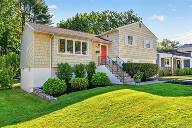 Nestled on a quiet cul-de-sac in Mamaroneck's sought-after - photo 3