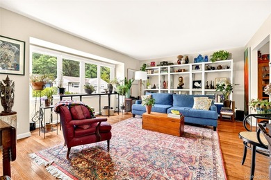 Nestled on a quiet cul-de-sac in Mamaroneck's sought-after - photo 8