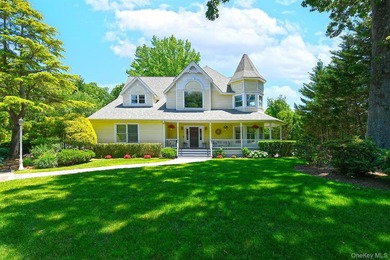 Welcome to 4 Hampton Court, where exceptional layout, property - photo 1