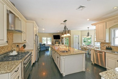 Welcome to 4 Hampton Court, where exceptional layout, property - photo 8