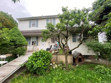 Beautiful Colonial on Oversized Property Located on a Unique and - photo 2
