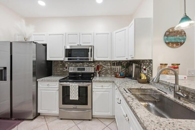 Welcome to Old Florida Bungalow Townhomes. A tastefully - photo 12