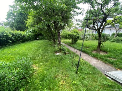Beautiful Colonial on Oversized Property Located on a Unique and - photo 3