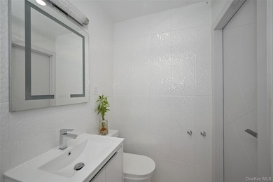 Welcome to your beautifully renovated studio oasis! This - photo 13