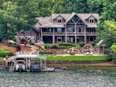 LAKE BLUE RIDGE AT IT'S FINEST! This 5-bedroom, 5.5-bath luxury - photo 13