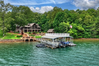 LAKE BLUE RIDGE AT IT'S FINEST! This 5-bedroom, 5.5-bath luxury - photo 15