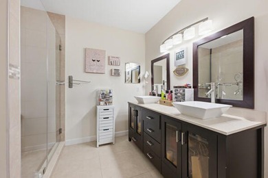 Welcome to Old Florida Bungalow Townhomes. A tastefully - photo 22