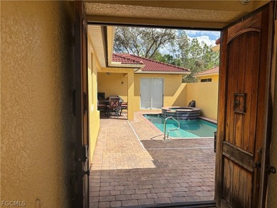 Welcome to the beautiful, gated community of Casa Del Lagoplete - photo 3