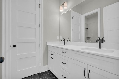 Welcome to luxury lake living at its finest! This stunning new - photo 33