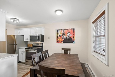 Welcome to this beautifully updated & move-in ready first floor - photo 5