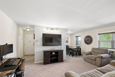 Welcome to this beautifully updated & move-in ready first floor - photo 6