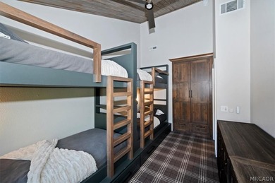 A RARE OFFERING ON THE SLOPES! Experience true mountain luxury - photo 37
