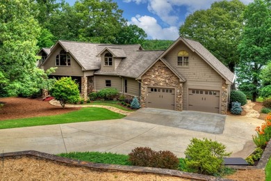 LAKE BLUE RIDGE AT IT'S FINEST! This 5-bedroom, 5.5-bath luxury - photo 39