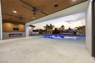 This stunning contemporary waterfront residence in Cape Coral - photo 10