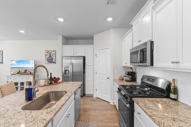 If you've been looking for a place in Market Common that just - photo 6