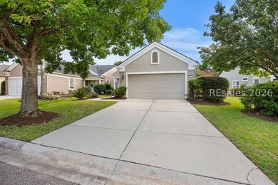 Bright, inviting and move in ready! This pristinely kept - photo 1