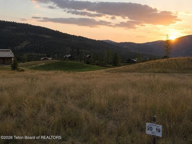 A resort-caliber retreat located on a 3/4 acre golf estate site - photo 14