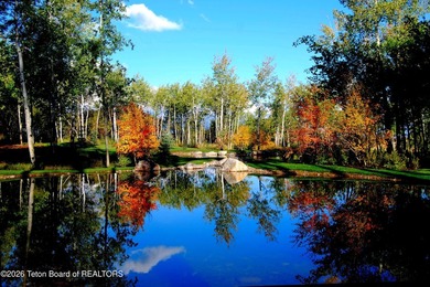 A resort-caliber retreat located on a 3/4 acre golf estate site - photo 18