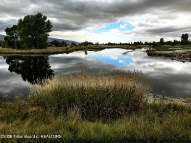 A resort-caliber retreat located on a 3/4 acre golf estate site - photo 20