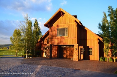 A resort-caliber retreat located on a 3/4 acre golf estate site - photo 21