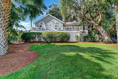 Nestled on a quiet cul-de-sac within the gated community of Old - photo 32