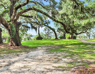 1.72 acre building lot with spectacular specimen trees, high & - photo 58