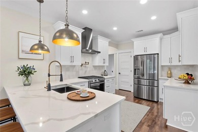 Built in 1921, this classic Gordonston Craftsman has been - photo 11