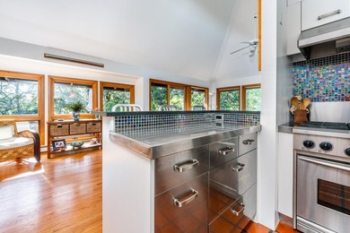 A beautiful home for all seasons! This stunning - photo 12