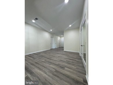 BEAUTIFUL AND SPACIOUS CONDO 2 BEDROOM 2 BATHROOM AND A DEN. NEW - photo 4
