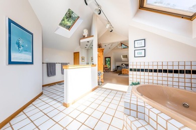 A beautiful home for all seasons! This stunning - photo 25