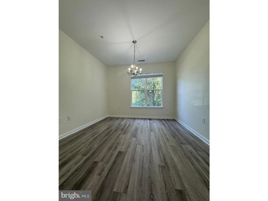 BEAUTIFUL AND SPACIOUS CONDO 2 BEDROOM 2 BATHROOM AND A DEN. NEW - photo 9