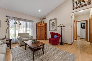 Meticulous and beautifully cared for! 329 2nd street is set and - photo 6
