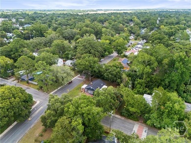 Built in 1921, this classic Gordonston Craftsman has been - photo 42
