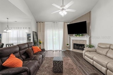 Located in the heart of Bluffton, this beautifully maintained - photo 5
