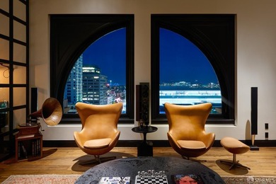 Behold the Bold! Welcome to an Art collector's ultimate - photo 3