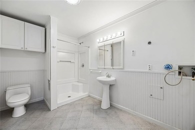 THERE'S PLENTY OF SPACE TO SPREAD OUT IN THIS FOUR-BEDROOM HOME - photo 15