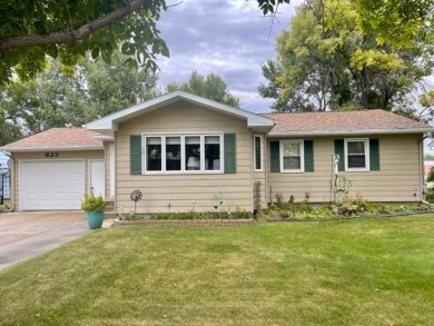 Lake Redfield Home For Sale in Redfield South Dakota
