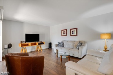 Come check out this gorgeous 2 story , 3 bedroom 2 & 1/2 bath - photo 10