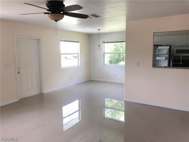 Brand New Roof and newer Airconditioners! Income-producing from - photo 7