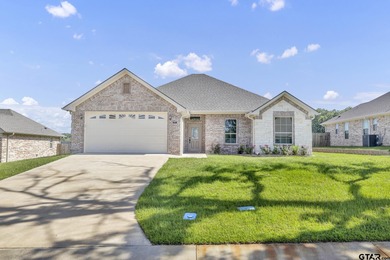 (private lake, pond, creek) Home For Sale in Winona Texas